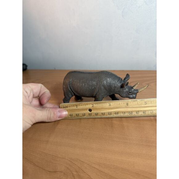 Terra by Battat Rhino Hard Plastic PVC Figurine 5.5" - Picture 7 of 7